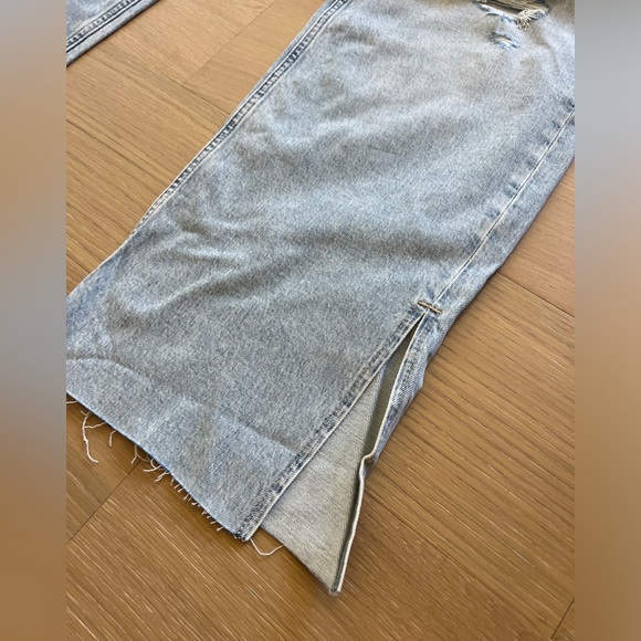 New with tags!90s loose mid-rise light wash jeans with stylish slits at ankles. - Picture 5 of 5